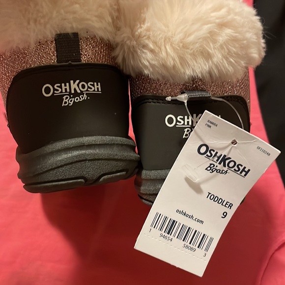 Ever play , cute sparkly pink shoes , for rain or snow - Picture 3 of 8